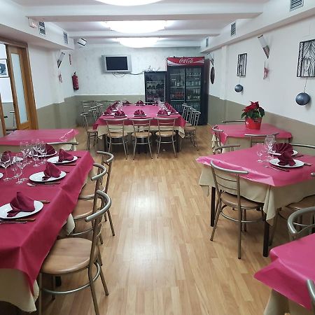 Hostal El Busto Teruel Exteriör bild