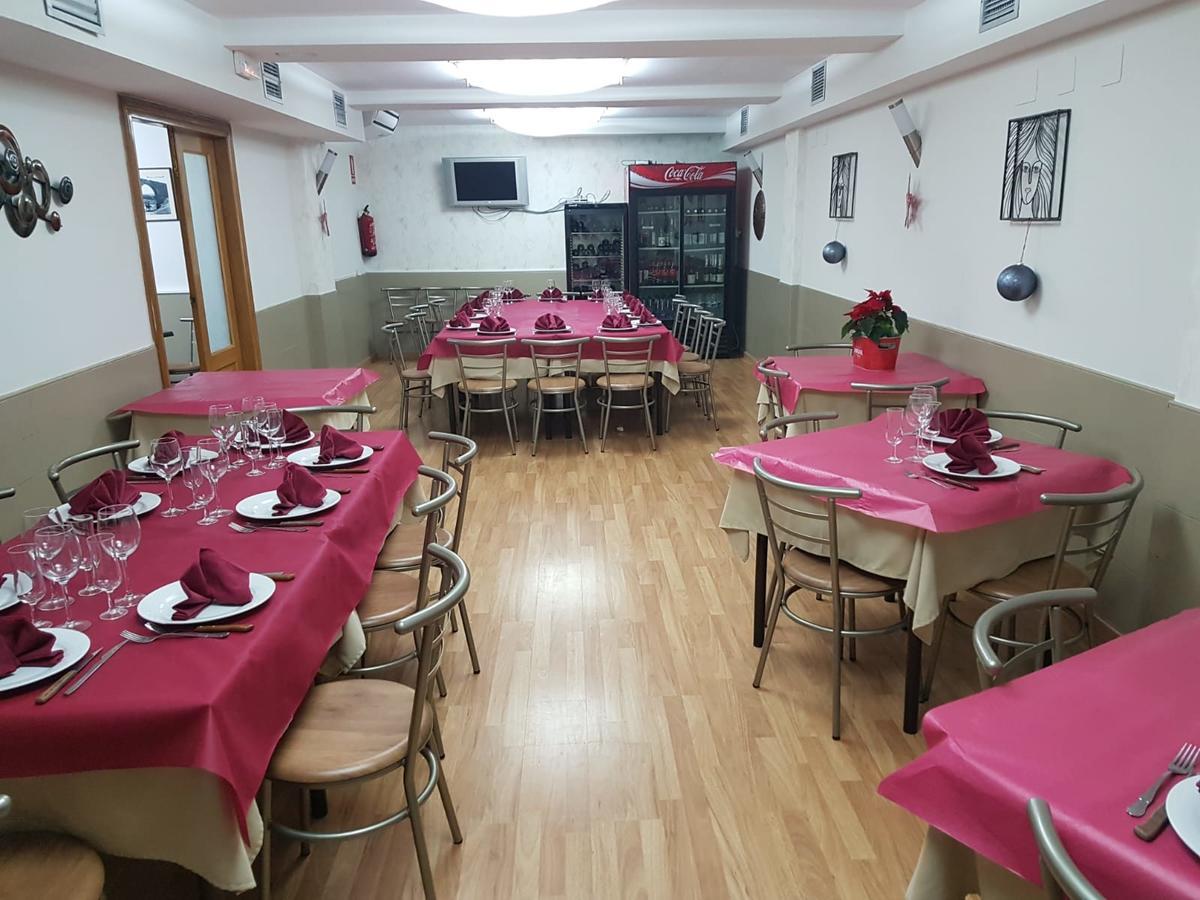 Hostal El Busto Teruel Exteriör bild