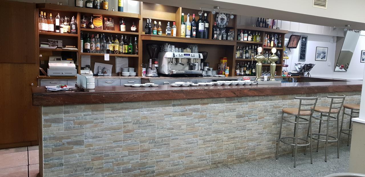 Hostal El Busto Teruel Exteriör bild