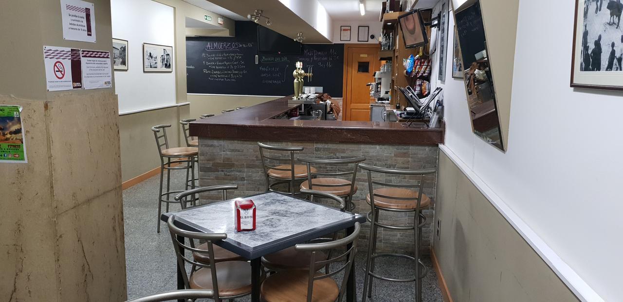 Hostal El Busto Teruel Exteriör bild