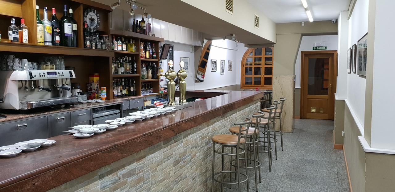 Hostal El Busto Teruel Exteriör bild