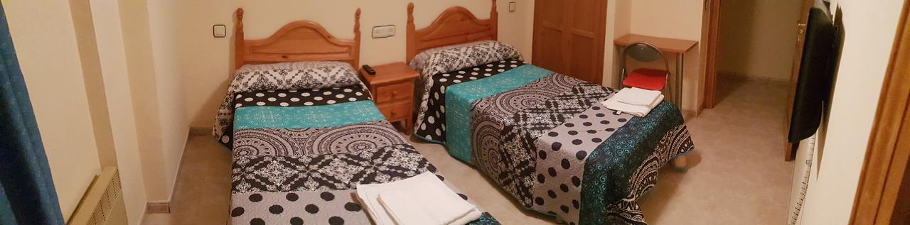 Hostal El Busto Teruel Exteriör bild
